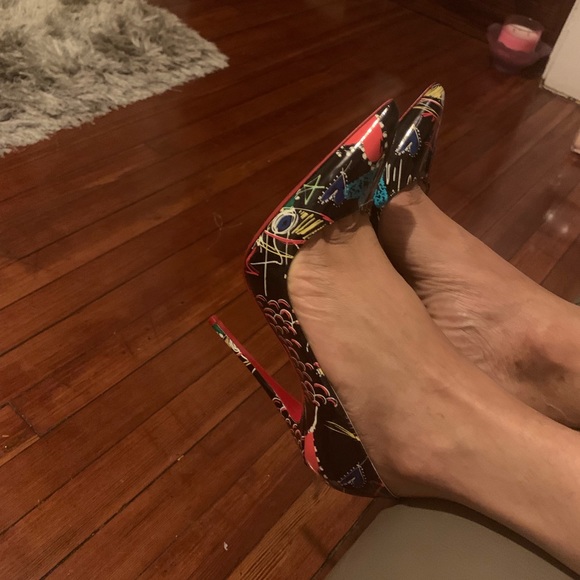 Shoes - Picture 4 of 4